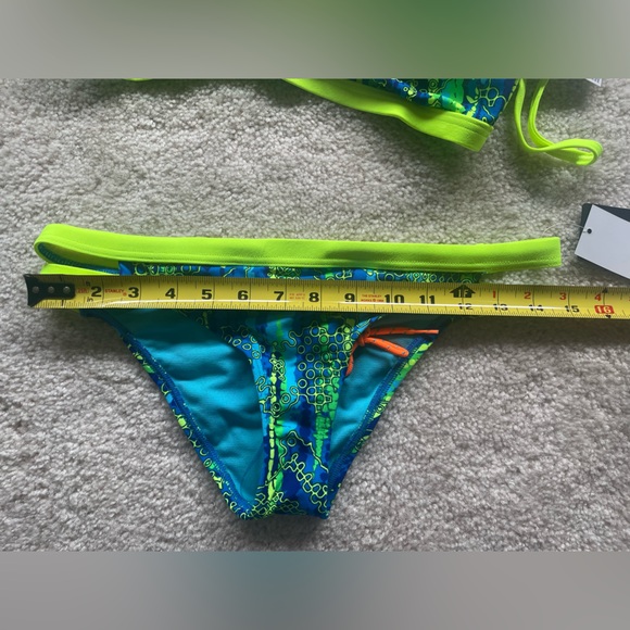 NWT TYR Hiromi Bikini 2pc Set Size M - Picture 5 of 10